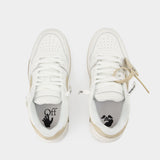Out Of Office Sneakers - Off White - White/Sand - Leather